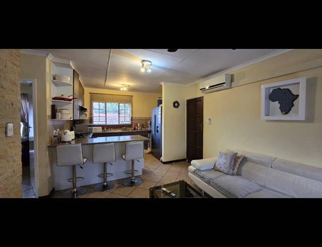 2 BEDROOM APARTMENT FOR SALE IN MOOIKLOOF RIDGE